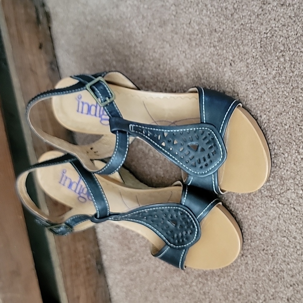 Womens shoes